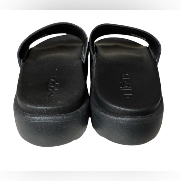 Like new! ADIDAS
WOMENS ADILETTE PLATFORM SLIDE SANDAL - Picture 6 of 9